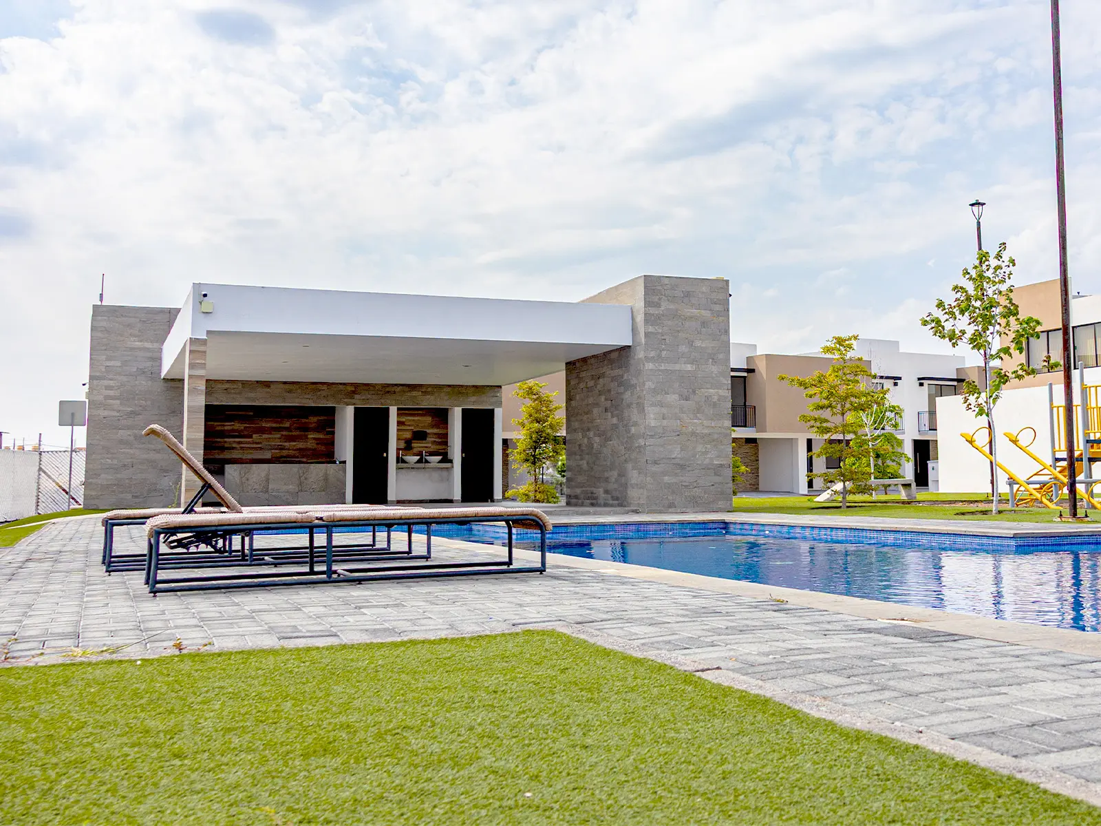 Terraza club totalmente equipada para eventos en Residencial Villa Diamante.